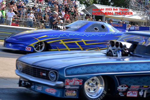 Jordan Ballew - 'Blue Thunder' (near lane) vs 
Steve Griboski - 'Mile-High Express' (far lane)